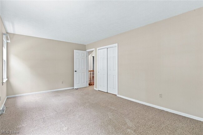 Building Photo - 6832 Green Ridge Ave
