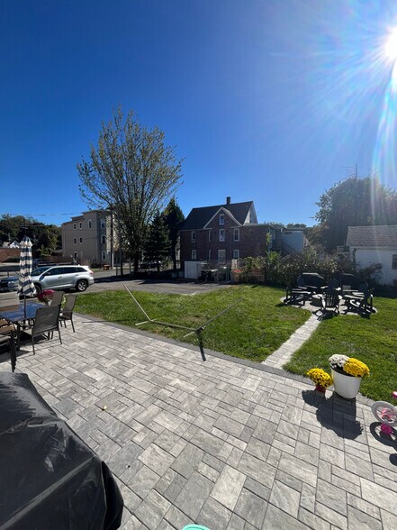 Building Photo - 775 Chicopee St