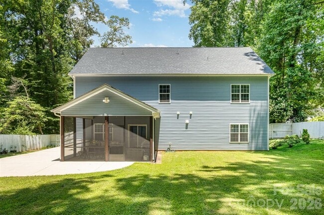 Building Photo - 8418 Knollwood Cir