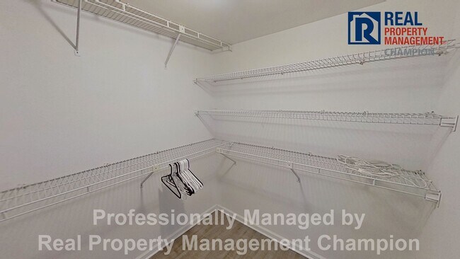 Building Photo - 120 S Lumina Ave