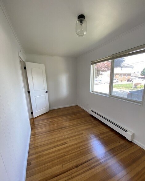 Building Photo - 10 Tollgate Ct