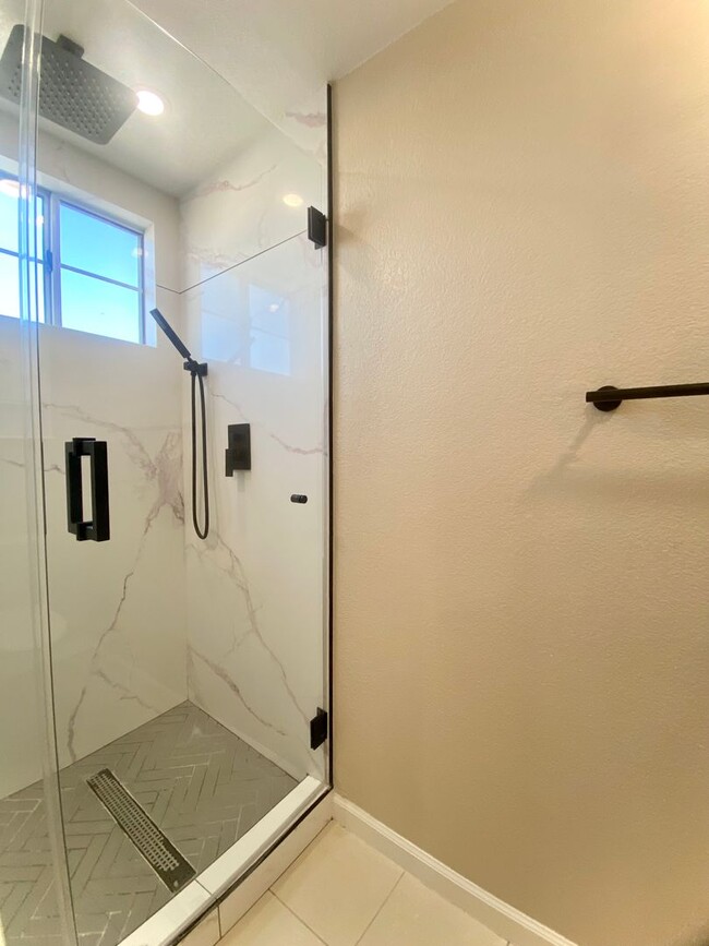 Building Photo - Gorgeous 4-bedroom Ardenwood Home for rent...