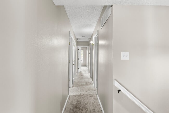 Building Photo - 14355 Rainy Lake Dr