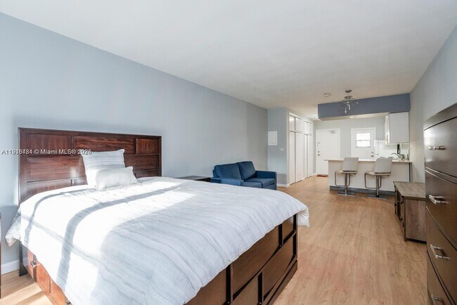 Building Photo - 6580 Santona St