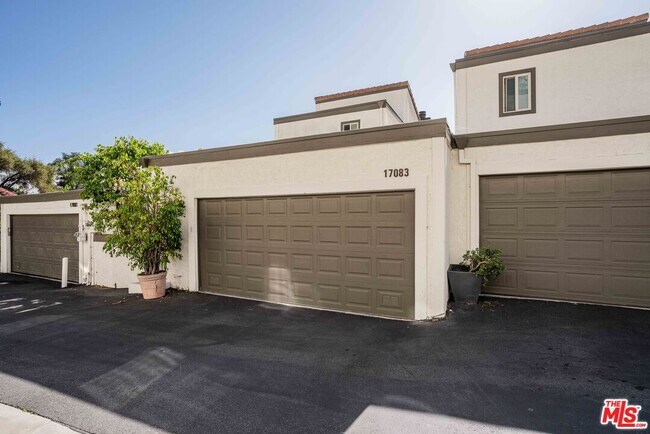 Building Photo - 17083 Palisades Cir