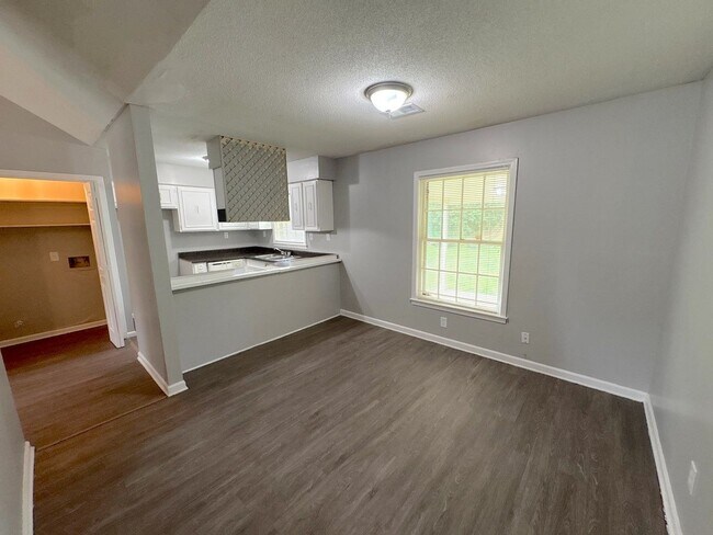 Building Photo - 4872 Burgess Cove