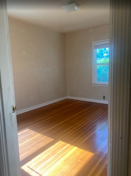 Building Photo - 2450 Wantland Ave