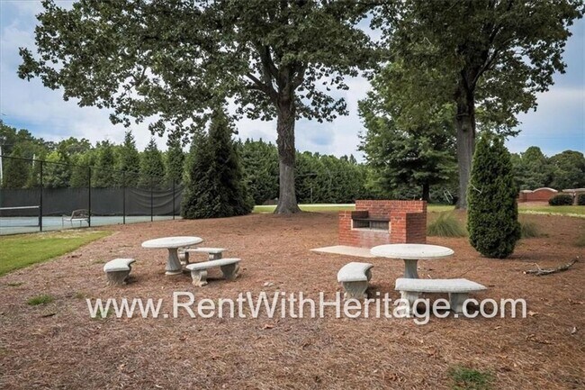 Building Photo - Gorgeous 4bd/ 2.5 Bath / Attention to Detail / Popular Menlow Station / Swim/ Tennis/ Direct Acce...