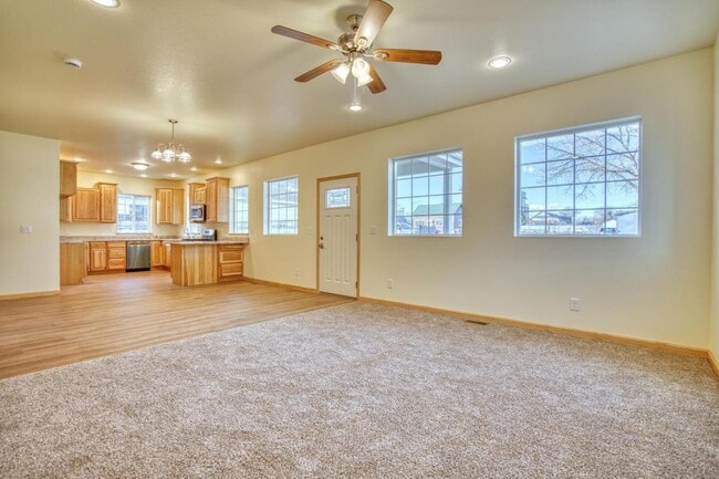 Building Photo - 126 2nd St