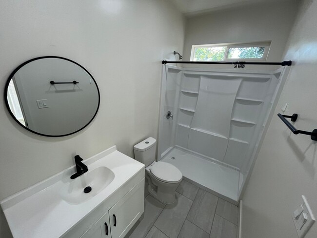 Building Photo - 449 Tognazzini Ave