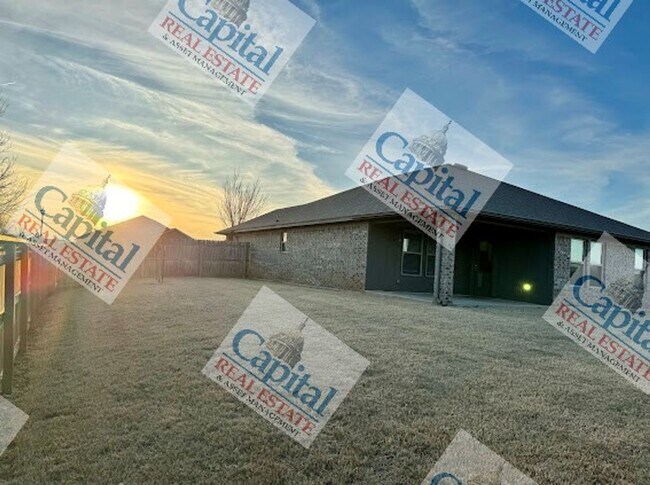 Building Photo - 18900 Vea Dr