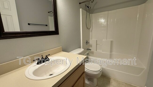 Building Photo - 771 Scrub Jay Dr