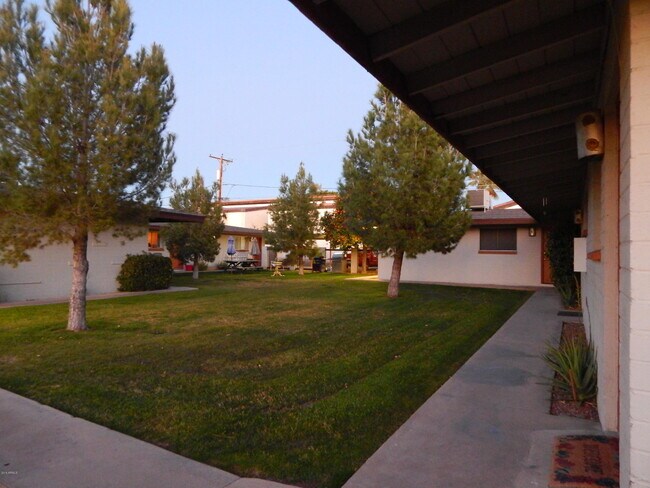 Building Photo - 2103 S Granada Dr
