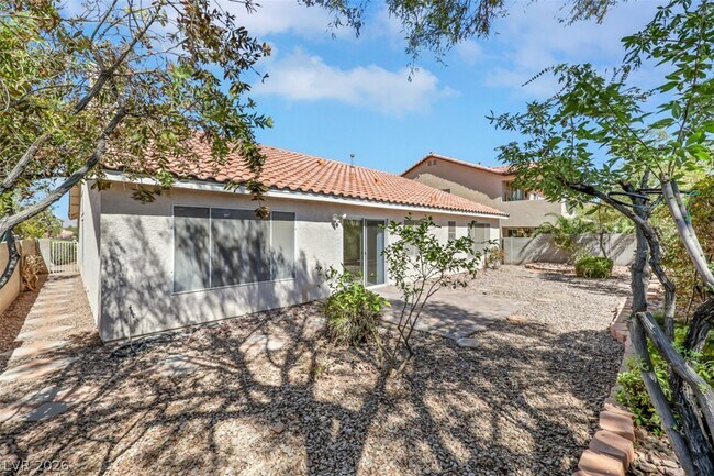 Building Photo - 8730 Wallaby Ln