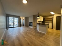 Building Photo - 2 Bedroom Townhome **No Application Fee Fo...