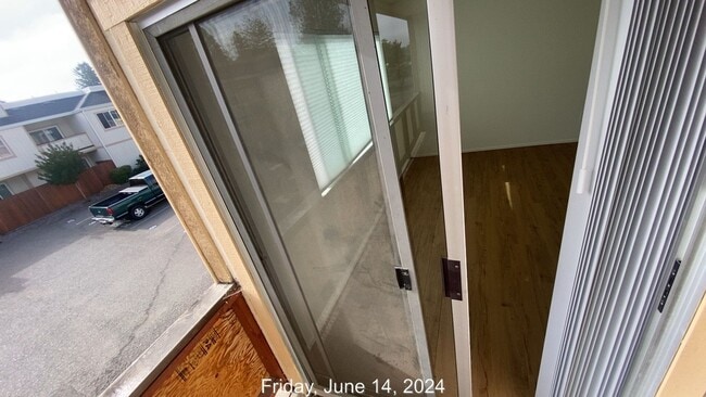 Building Photo - 2 Bed/1.5 Bath Updated Condo Near SMART/Hwy 101/Raleys Shopping Plaza/Washer-Dryer in Unit