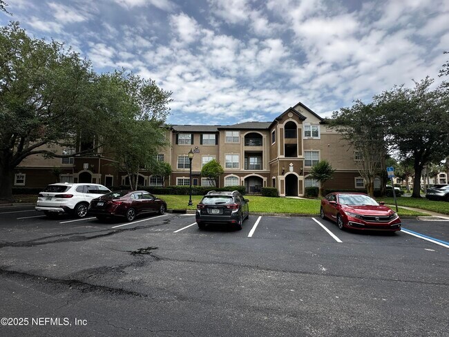 Building Photo - 10961 Burnt Mill Rd