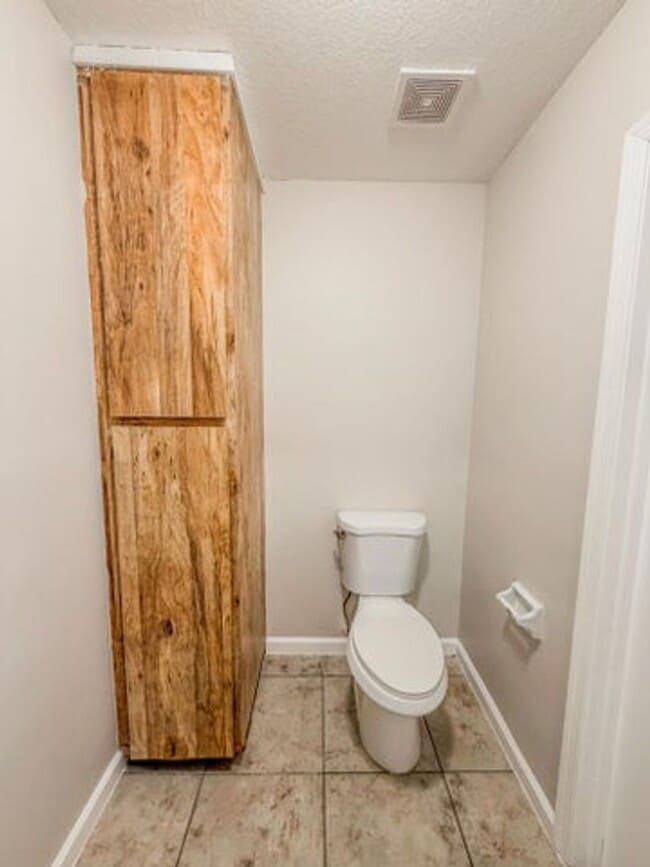 Building Photo - 1913 N Congress Ave