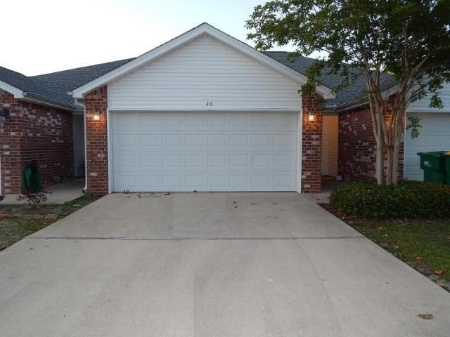 Primary Photo - 2 bedroom/2 bathroom/2 car garage town hom...