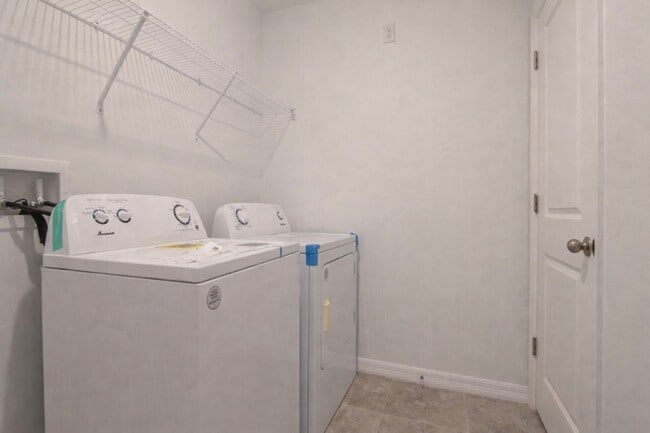 Building Photo - 2401 Jupiter Blvd SW