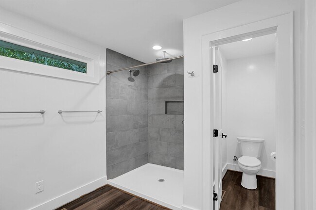 Building Photo - 109 Augusta St