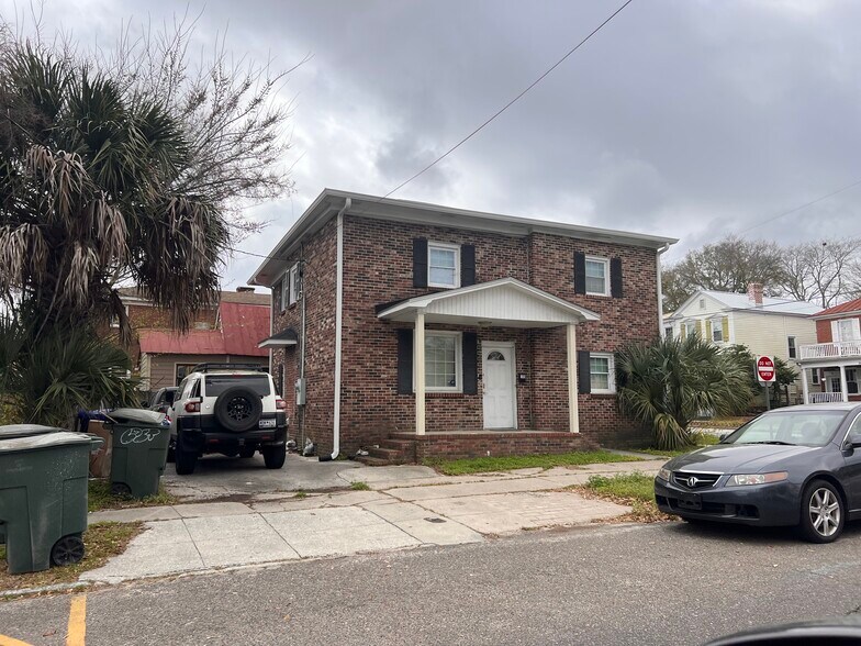 Primary Photo - 185 Fishburne St