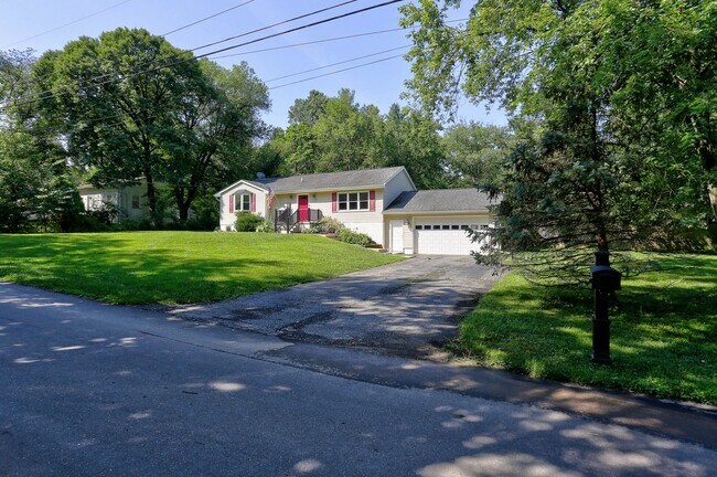 Building Photo - 4 Bedroom 2 Bath Hanover Home w- 2-Car Garage on a Stunning Lot