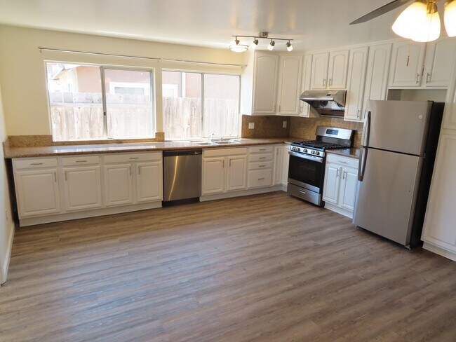 Building Photo - Nicely Updated Three Bedroom Home in Mira ...