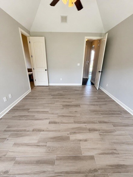 Building Photo - 1398 Sawmill Creek Ln