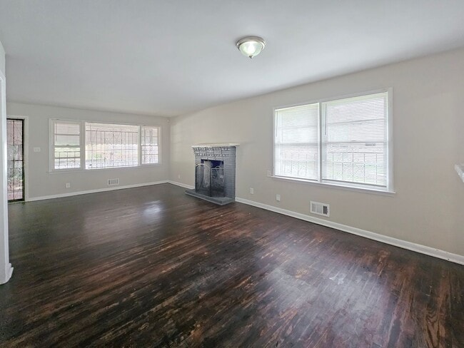Building Photo - 4-Bedroom Ranch in the Heart of Atlanta – ...