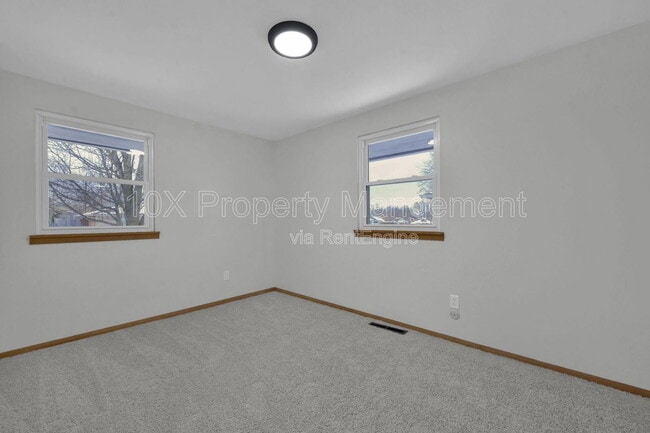 Building Photo - 1638 Parkinson Dr