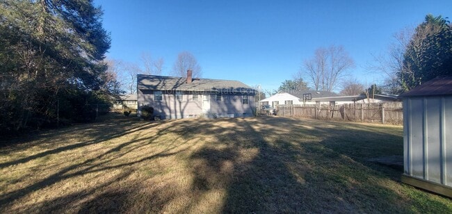 Building Photo - 2812 Hermitage Dr