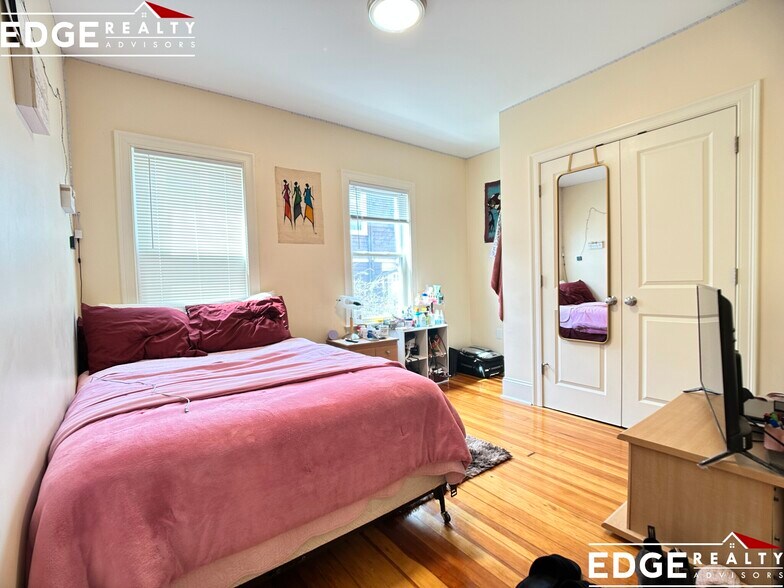 Building Photo - 45 Matchett St