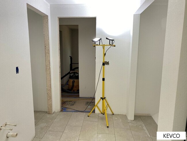 Building Photo - Lovely Renovated Home!