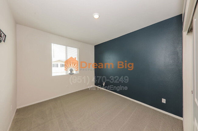 Building Photo - 24712 Hudson St