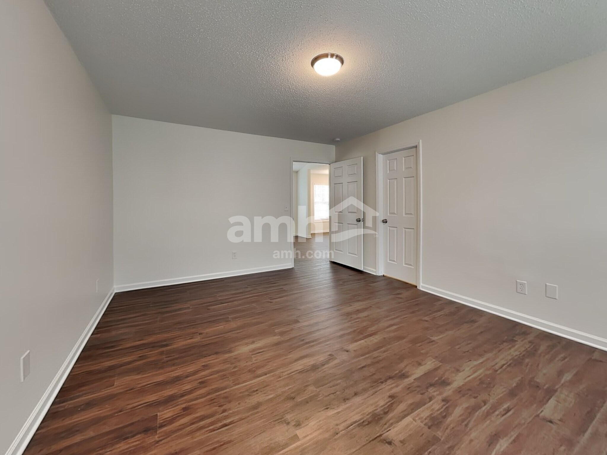 Building Photo - 5715 Regent Village Dr