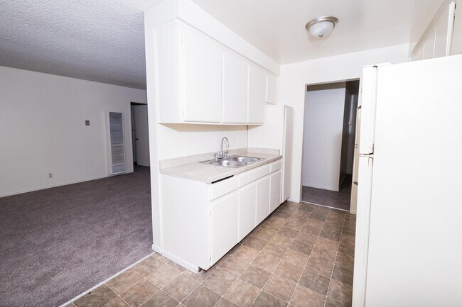 Building Photo - 14110 Yukon Ave