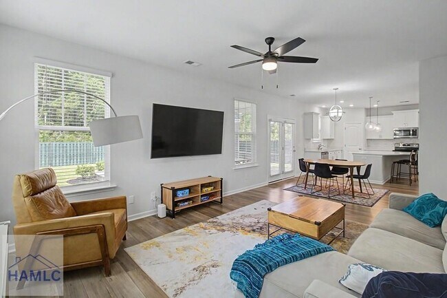 Building Photo - 160 Spring Hill Dr