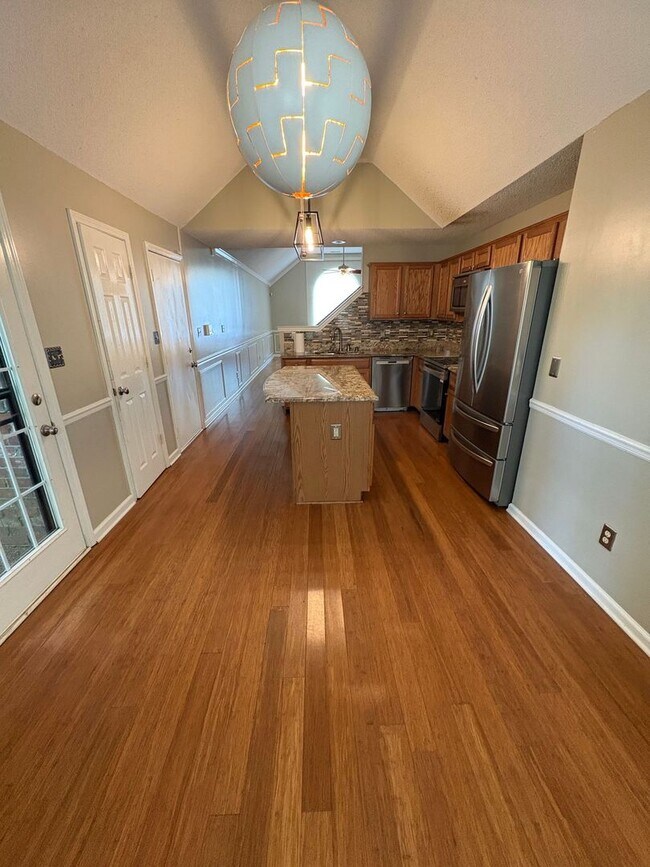Building Photo - Spacious and well-maintained home located in the heart of Arlington!