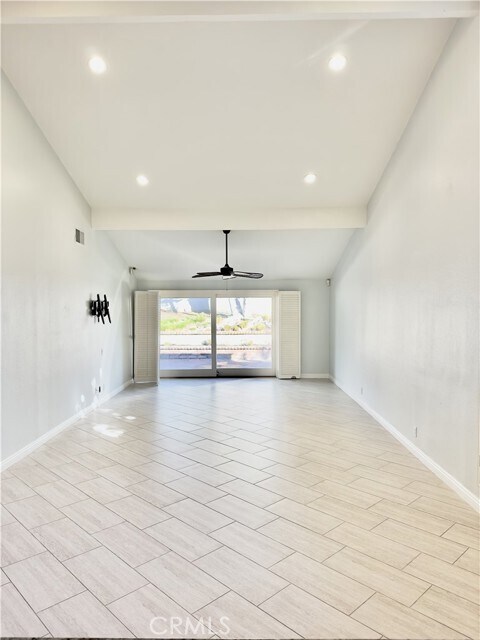 Building Photo - 43 Beachcomber Dr