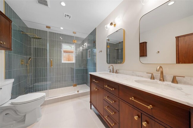 Building Photo - 12707 Trail Hollow Dr