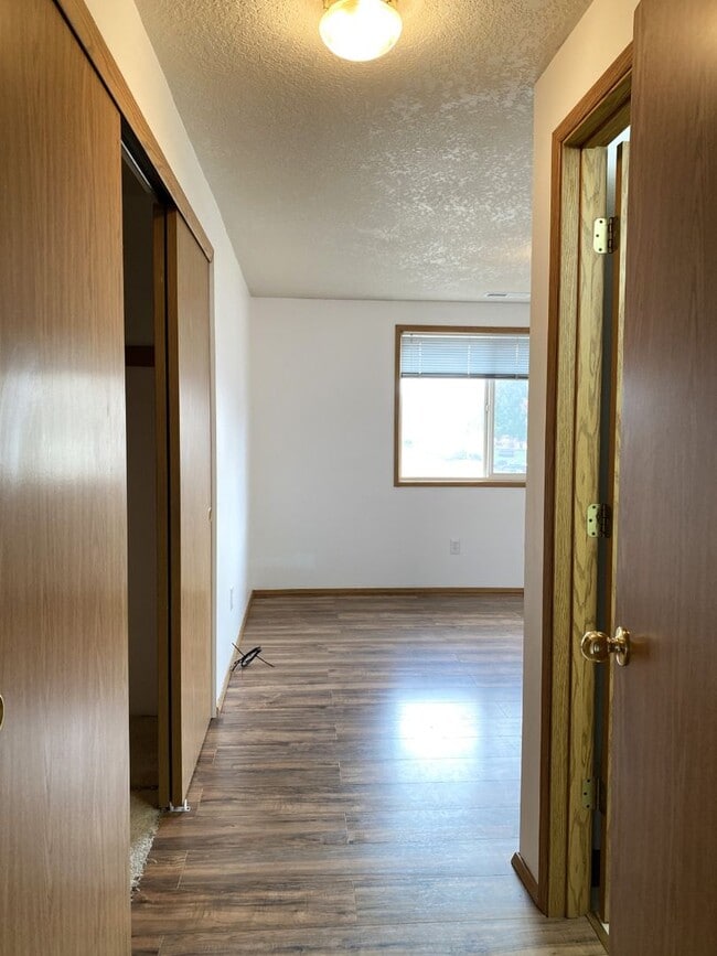 Building Photo - Updated 3 Bedroom in Dallesport