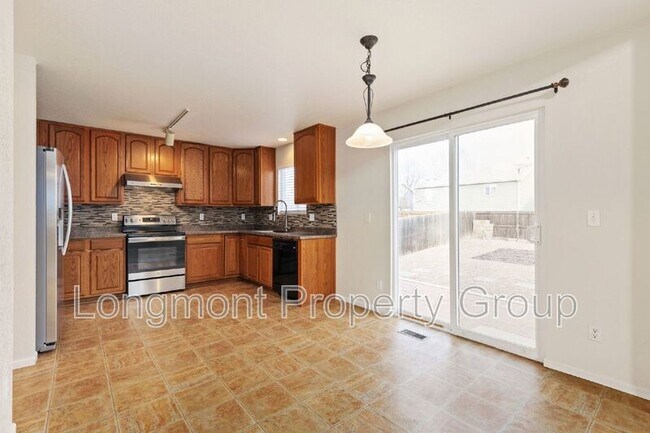 Building Photo - 5727 Skyline Ave