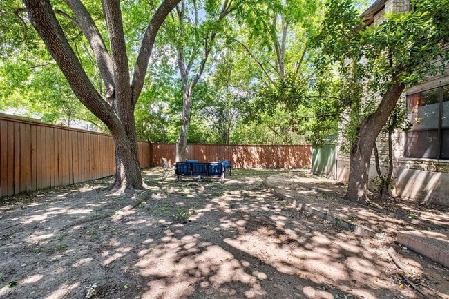 Building Photo - 5602 Woodrow Ave