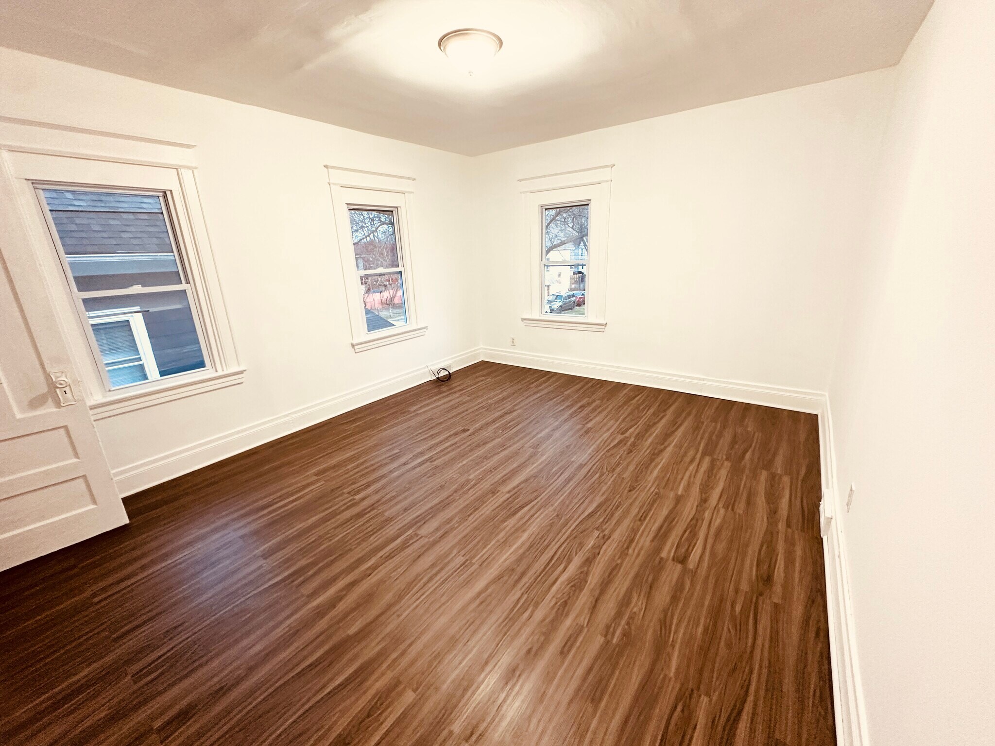 Building Photo - 96-98 Durnan St