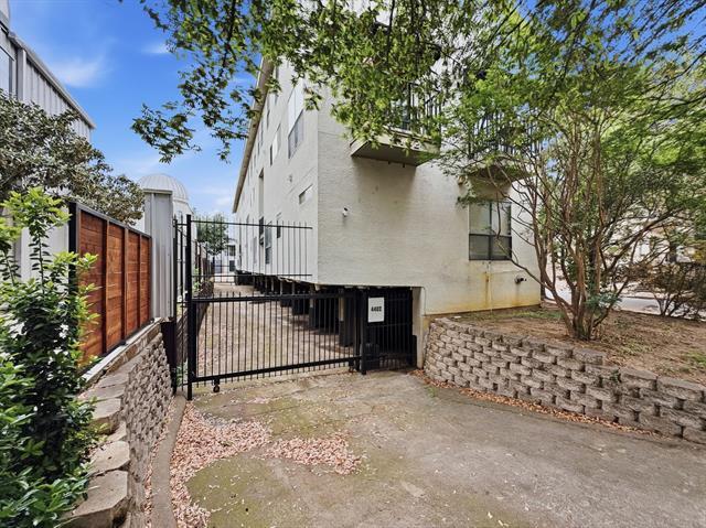 Building Photo - 4402 Holland Ave
