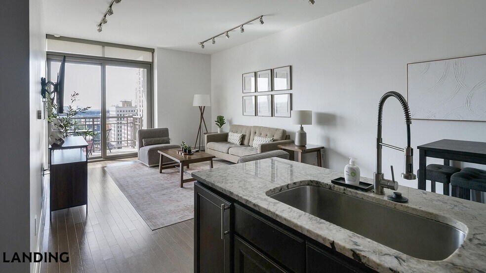 Building Photo - 777 Preston St