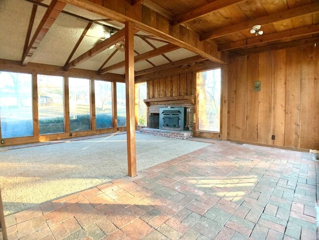 Building Photo - 30 Bunker Hill Rd