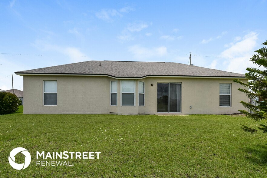 Building Photo - 2229 NW Juanita Pl