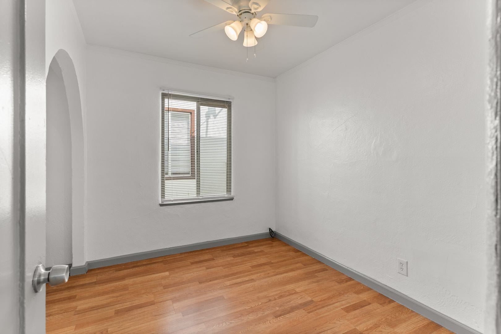Building Photo - 2652 E 15th St